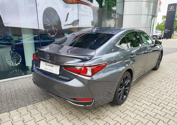 Lexus ES cena 199900 przebieg: 51114, rok produkcji 2021 z Izbica Kujawska małe 562